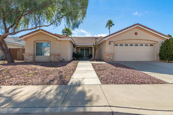 3329 E WAHALLA Lane, Phoenix, AZ 85050