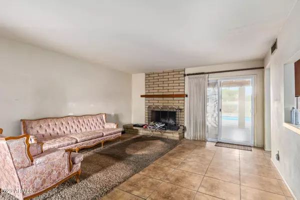 Glendale, AZ 85302,8602 N 50TH Lane