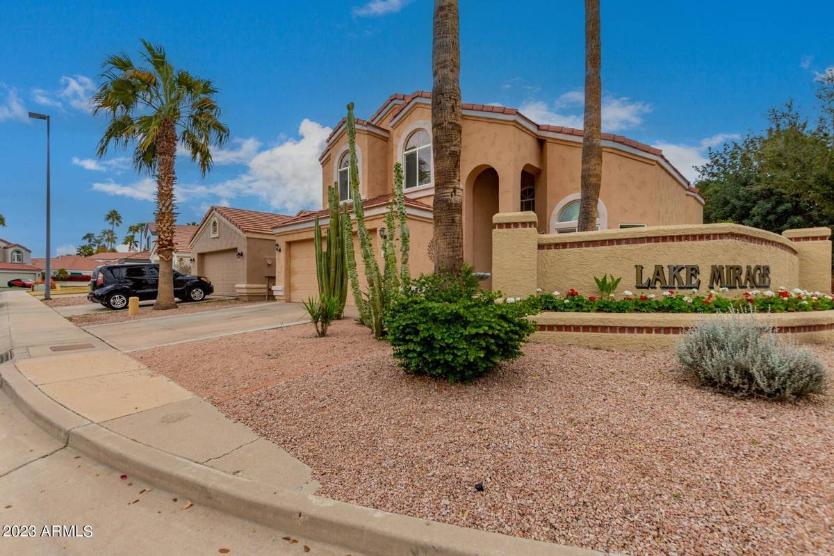 Gilbert, AZ 85233,410 S LAKE MIRAGE Drive