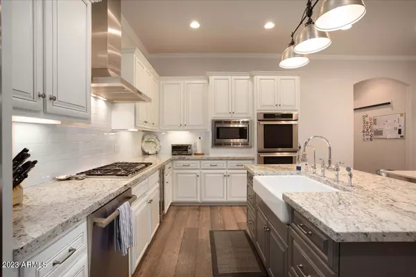 3410 E PYRENEES Pass Phoenix, AZ 85018