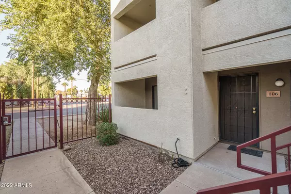 3301 E EARLL Drive #106, Phoenix, AZ 85018