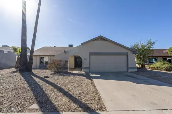 8113 W TUCKEY Lane, Glendale, AZ 85303