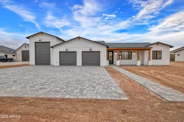 1263 N Lucky Lane, Queen Creek, AZ 85144