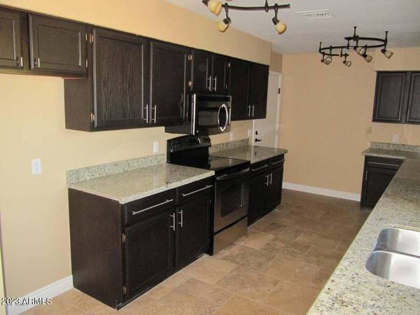 Apache Junction, AZ 85119,5660 E CALLE MIRAGE --