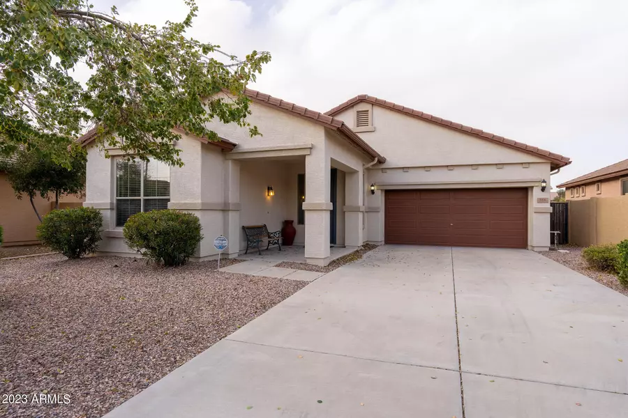 516 E Trellis Road, Queen Creek, AZ 85140