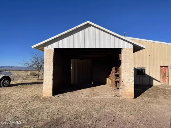 Elfrida, AZ 85610,3876 W HEDGES Road