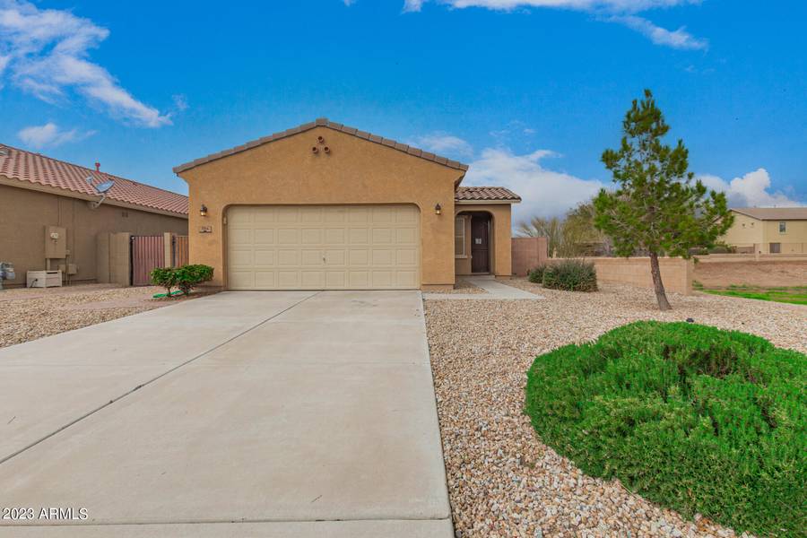 754 W LOVE Road, San Tan Valley, AZ 85143