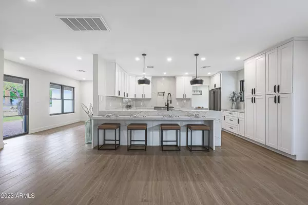 Phoenix, AZ 85014,6615 N 13TH Street