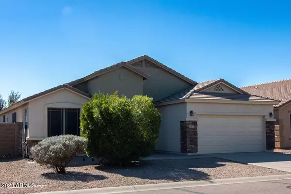 3077 E Cowboy Cove Trail, San Tan Valley, AZ 85143