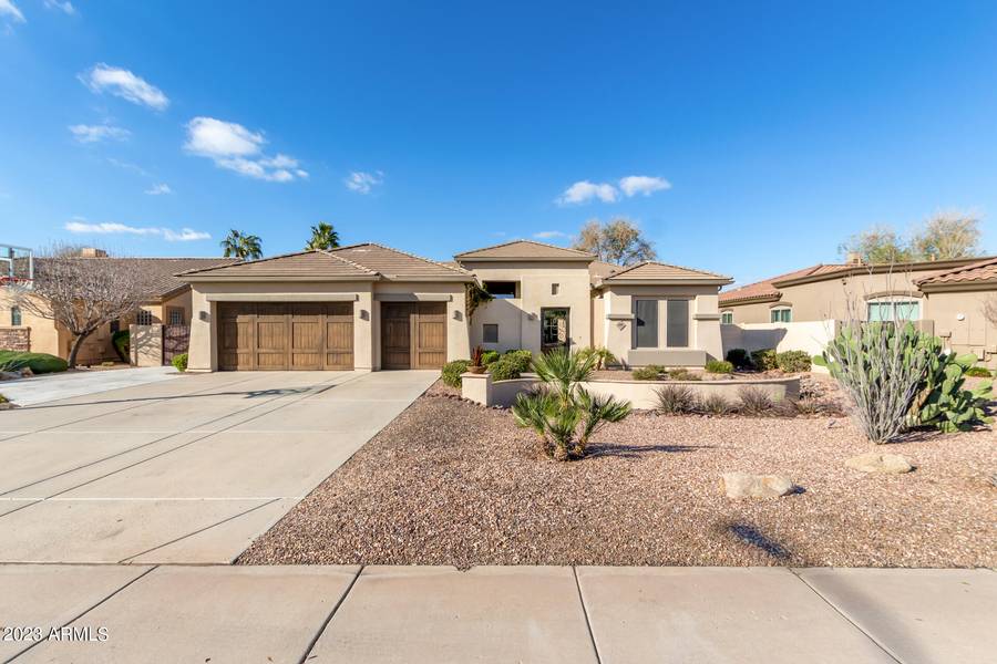 654 E COUNTY DOWN Drive, Chandler, AZ 85249