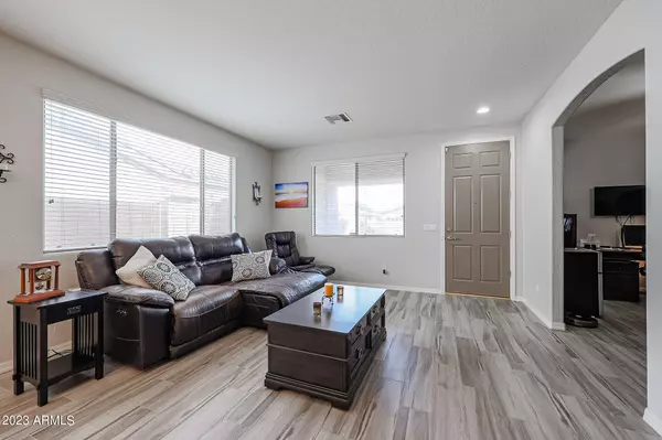 Goodyear, AZ 85395,14077 W BROOKRIDGE Avenue