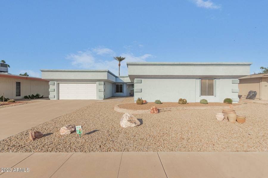 11030 W PALMERAS Drive, Sun City, AZ 85373