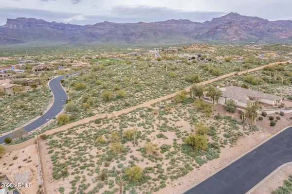 8850 E CANYON VISTA Drive #32, Gold Canyon, AZ 85118