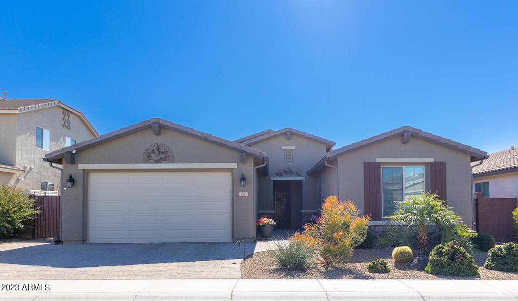 177 W WINTERBERRY Avenue, San Tan Valley, AZ 85140