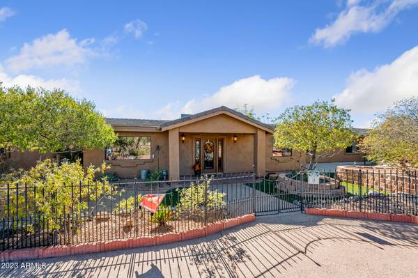 New River, AZ 85087,203 E VENADO Drive