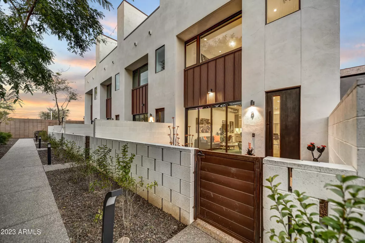 Phoenix, AZ 85013,540 W MARIPOSA Street #9