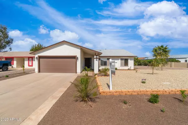 1102 S PARK VIEW Circle, Mesa, AZ 85208