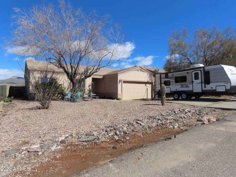 427 W HIGHLANDS Drive, Superior, AZ 85173