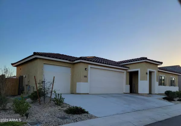 12633 W STELLA Lane, Litchfield Park, AZ 85340