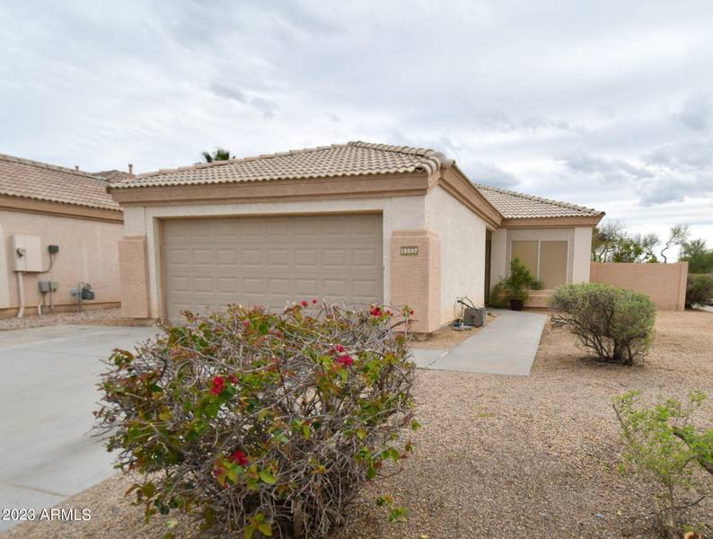 13597 W DESERT FLOWER Drive, Goodyear, AZ 85395