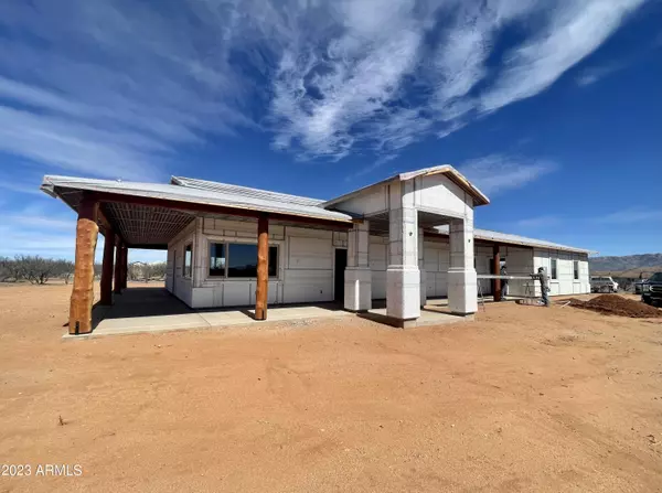 10063 E CHIPPEWA Street, Hereford, AZ 85615