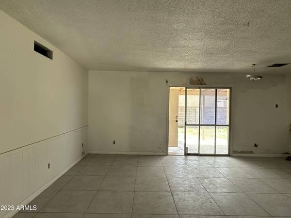 Phoenix, AZ 85051,4255 W TOWNLEY Avenue