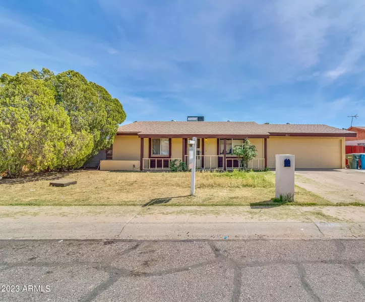 8125 W GLENROSA Avenue, Phoenix, AZ 85033