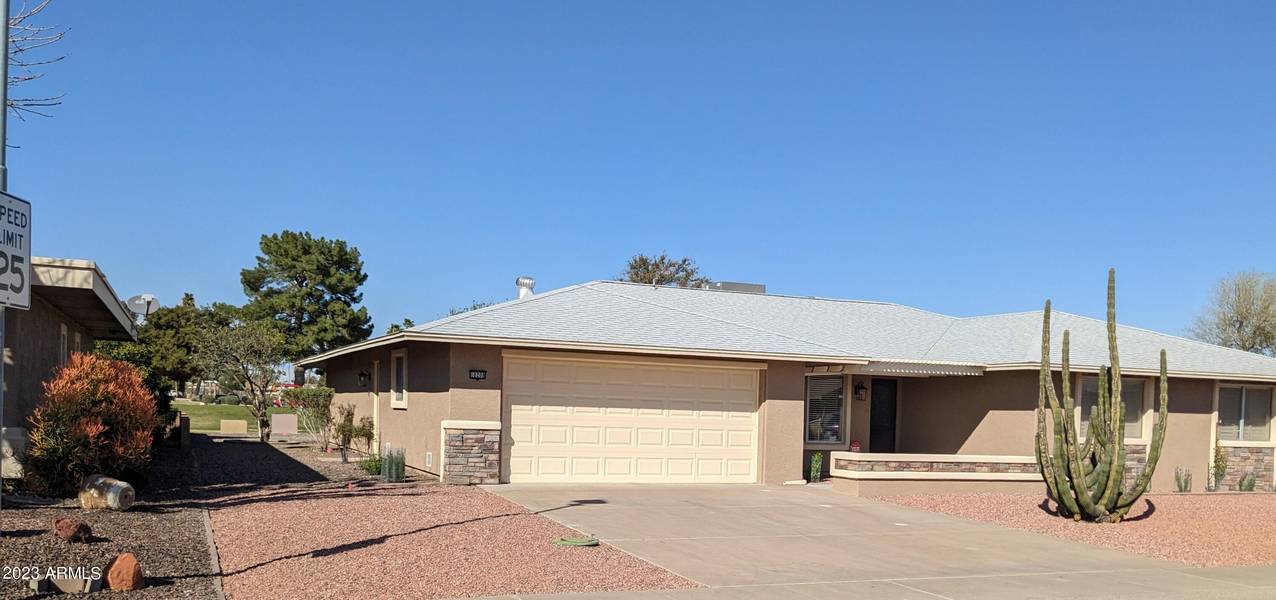 10208 W BROOKSIDE Drive, Sun City, AZ 85351