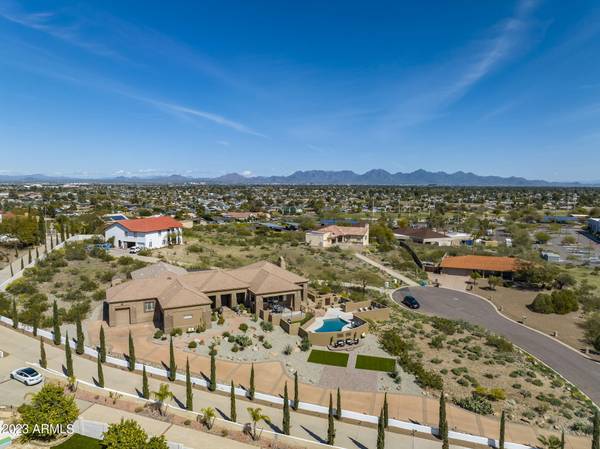 Phoenix, AZ 85032,3018 E GELDING Drive