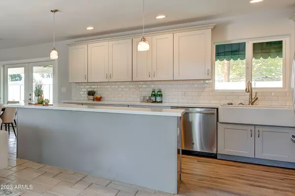 Phoenix, AZ 85016,5726 N 16th Place