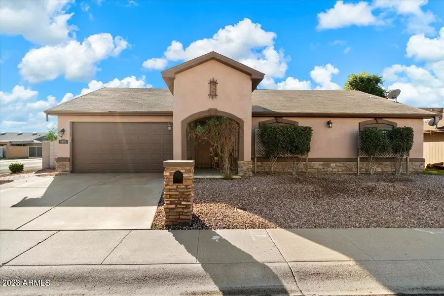 6901 W DENTON Lane, Glendale, AZ 85303