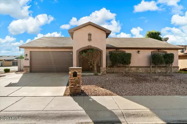 6901 W DENTON Lane, Glendale, AZ 85303