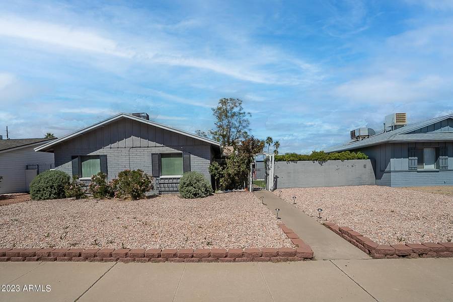 3432 W Country Gables Drive, Phoenix, AZ 85053