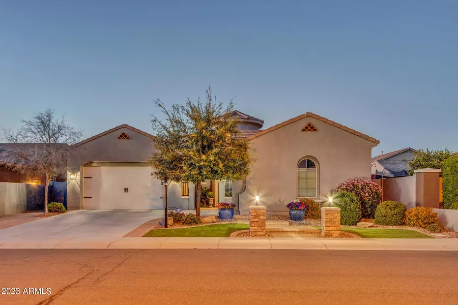 2584 E EBONY Drive, Chandler, AZ 85286