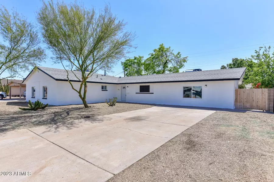 6409 W MEDLOCK Drive, Glendale, AZ 85301