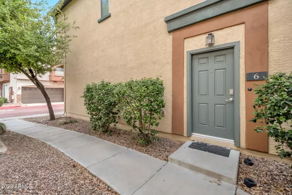 Chandler, AZ 85224,2727 N PRICE Road #6