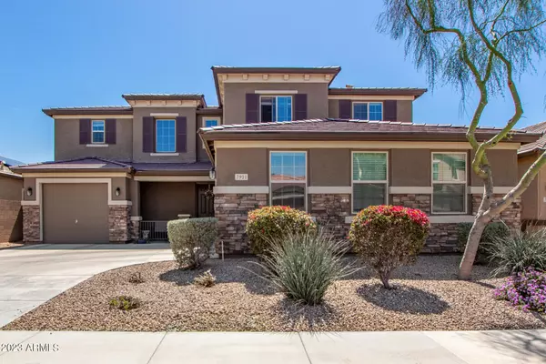 7921 W QUAIL TRACK Drive, Peoria, AZ 85383