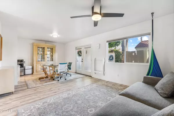 7315 E THORNWOOD Drive, Scottsdale, AZ 85251