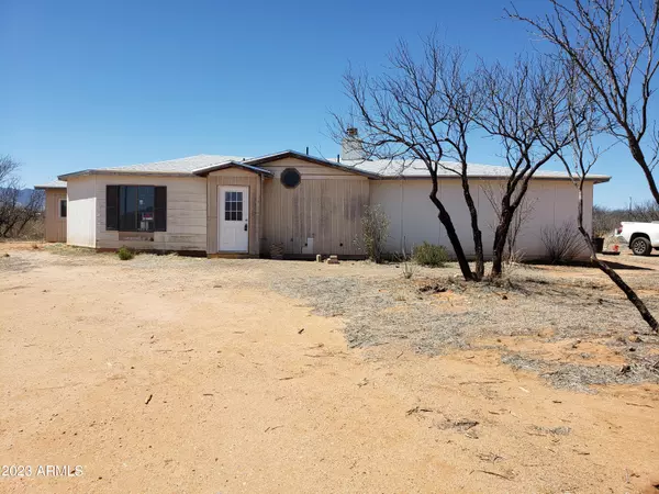 5900 S KELLY Lane, Hereford, AZ 85615