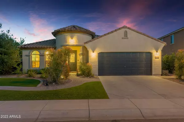 1689 E NIGHTINGALE Lane, Gilbert, AZ 85298