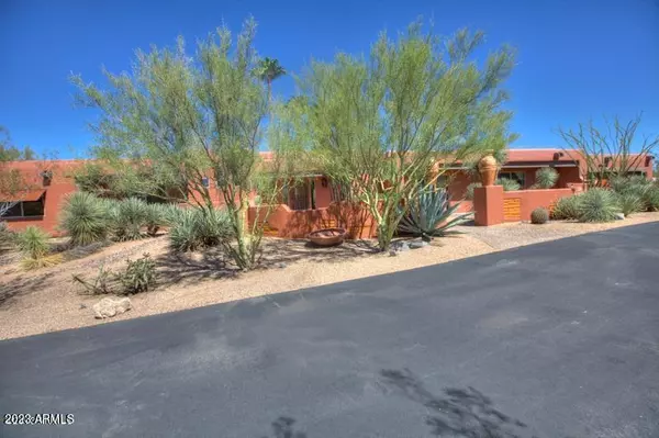 Carefree, AZ 85377,7620 E CAVE CREEK Road