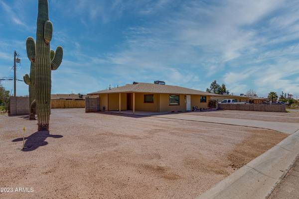 Apache Junction, AZ 85119,901 E FRIAR Avenue