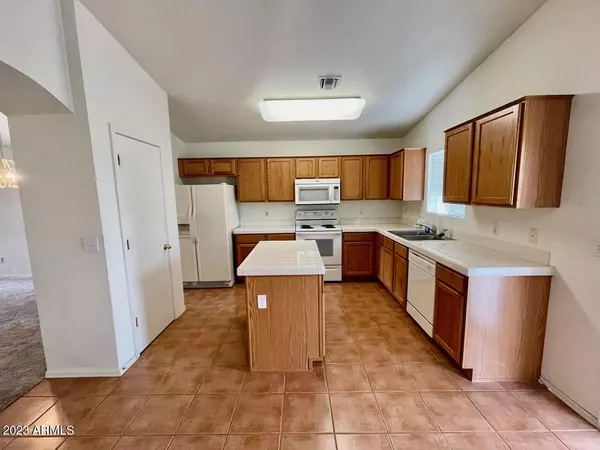 Tucson, AZ 85705,1594 W SCOTS PINE Street W