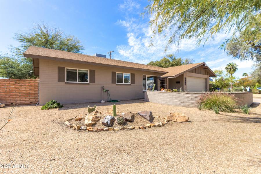 1031 E BROADMOR Drive, Tempe, AZ 85282