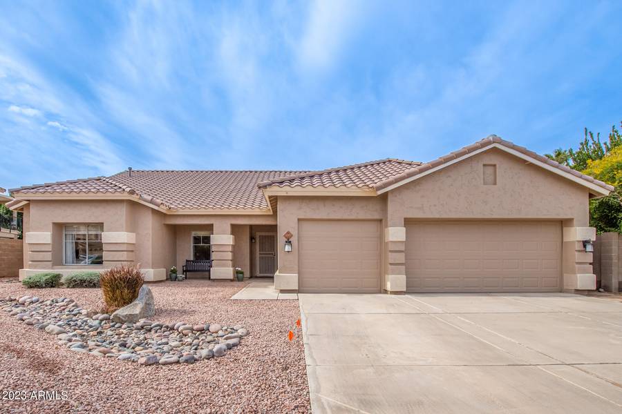 695 W STANFORD Avenue, Gilbert, AZ 85233