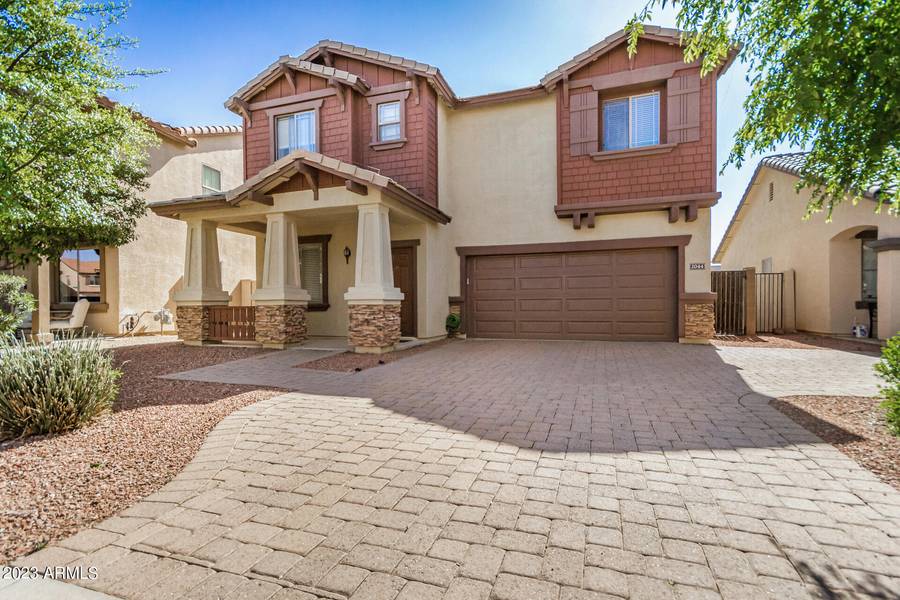 2044 S FALCON Drive, Gilbert, AZ 85295