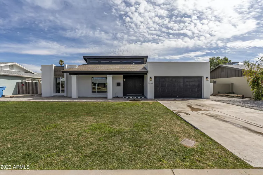 3933 W SHARON Avenue, Phoenix, AZ 85029