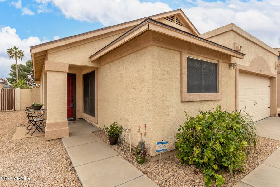 425 E PIUTE Avenue, Phoenix, AZ 85024