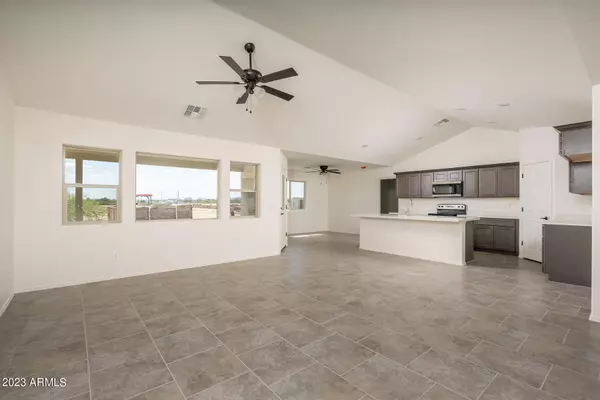 Wittmann, AZ 85361,22915 W White Pine Drive