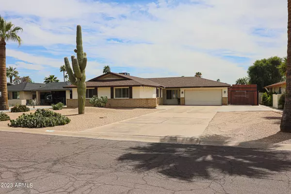 413 E Sagebrush Street, Litchfield Park, AZ 85340